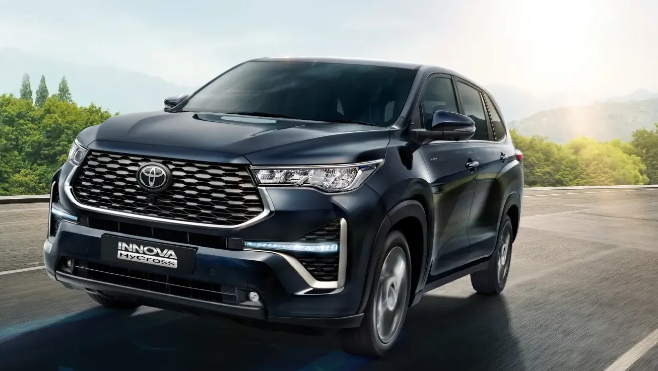 Toyota Innova Hycross